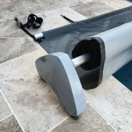 Enrouleur motorisé Padolo pour bâche à barres